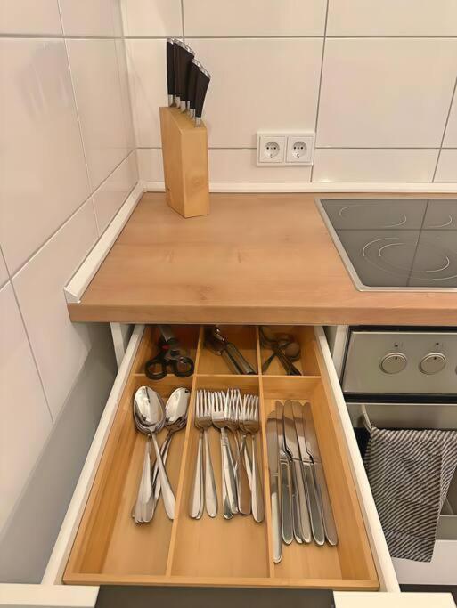 Urban & Chic: 2Bdr, Parkplatz Appartement Witten Buitenkant foto