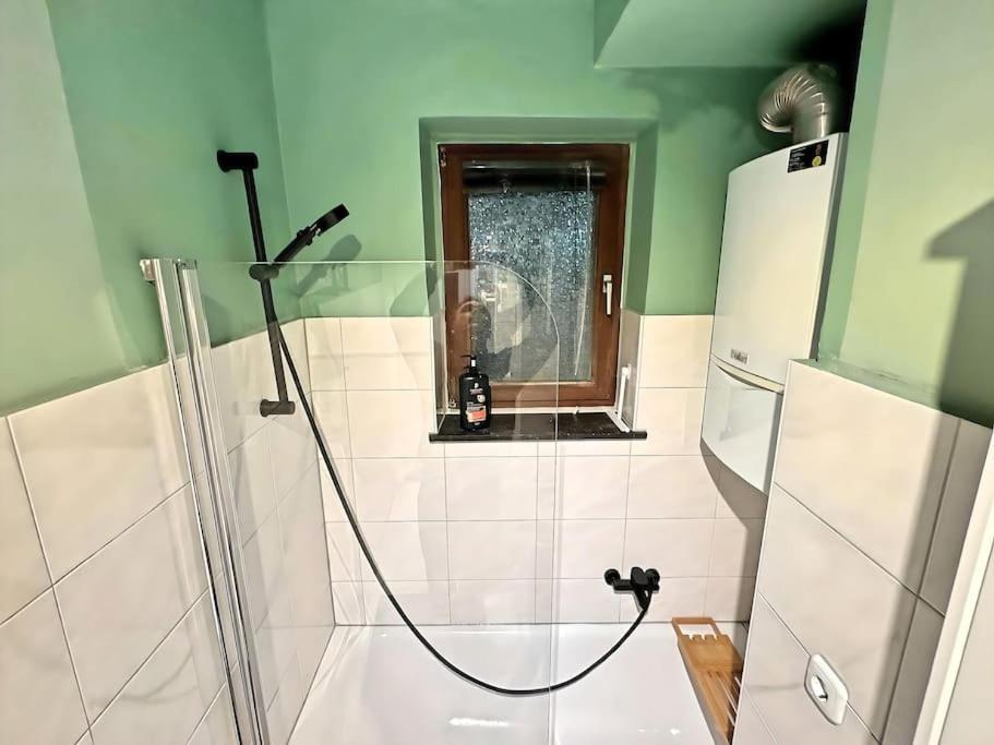 Urban & Chic: 2Bdr, Parkplatz Appartement Witten Buitenkant foto