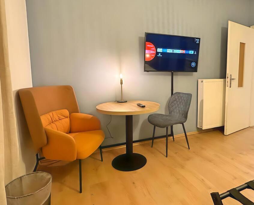 Urban & Chic: 2Bdr, Parkplatz Appartement Witten Buitenkant foto