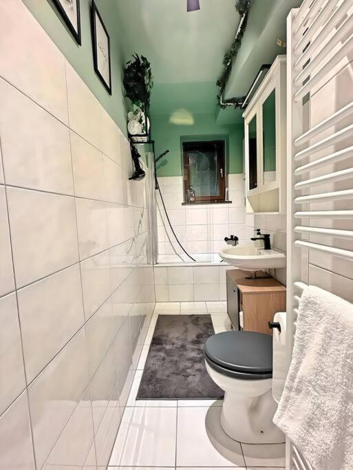 Urban & Chic: 2Bdr, Parkplatz Appartement Witten Buitenkant foto